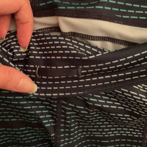 Gap Navy & Green Capris - Picture 3 of 5